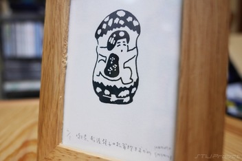 船渡張子イラスト・松茸抱きおかめ